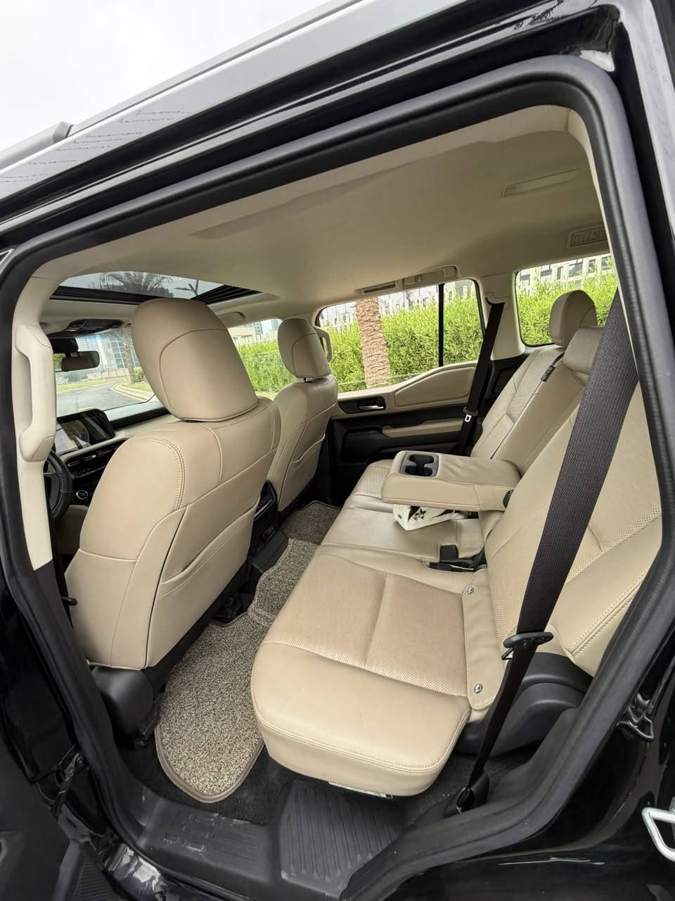 السلام عليكم
برادو 2024
ماشية 37
رقم اربيل ضمان وكالة جيهان وبعدهة داخل
الضمان
مغلفة PPF ضمان 5 سنوات
دخول ذكي
فتحت سقف
كشنات تبريد تدفئة كهرباء
حساسات امامي خلفي
صندوق كهرباء
ثلاجة داخلية
مري اوتو
3 قطع تبريد تحكم منفصل
وضعيات قيادة
وضعيات الفور ويل 4*4
وباقي المواصفات المعروفة
ملاحضة السيارة بيهة بارد قليل بالجاملغ الخلفي عكس السائق
مكانهة بغداد حي الاعلام 
للاتصال *********** عمار
غير متواجد على فيس
