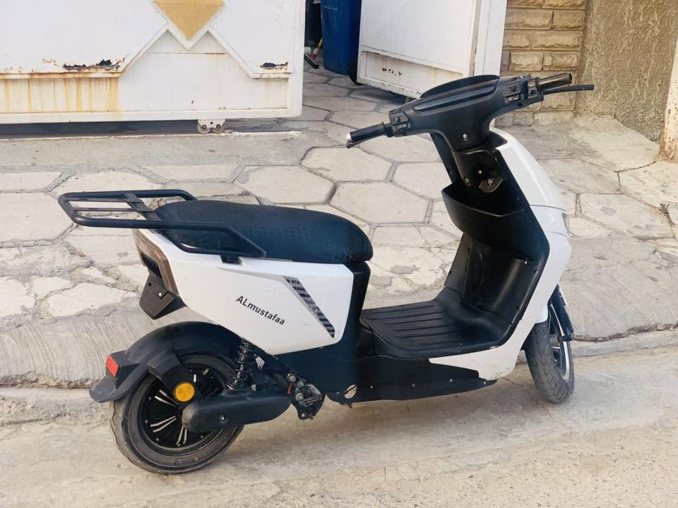 دراجة كهربائية خمس بطاريات ٥٢٥ الف دينار ***********
