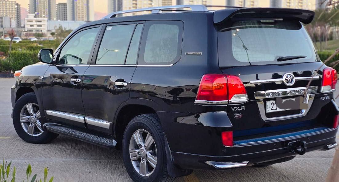 تۆیۆتا لاندکرۆزر 2015 مواسەفات VXR
 220 هەزار ڕۆشتوە 
ناوخەنەی کوشن تەبرید و
 خەزن سنوق شەفت و جەنگ
 هەرچوار درگابەسمە سێ
 شاشەی بیلاد گیرومەکینە بەشەرت 

سعر لە کۆمێنت داوابکە ڕاستەخۆ بۆت دیت 📩 

برخوی بانە درابی بی بۆیاخ وچالوشوخت ٤پەنجە ساردی هەیە 
سلێمانی 

ژمارەی خاوەنی 
***********
