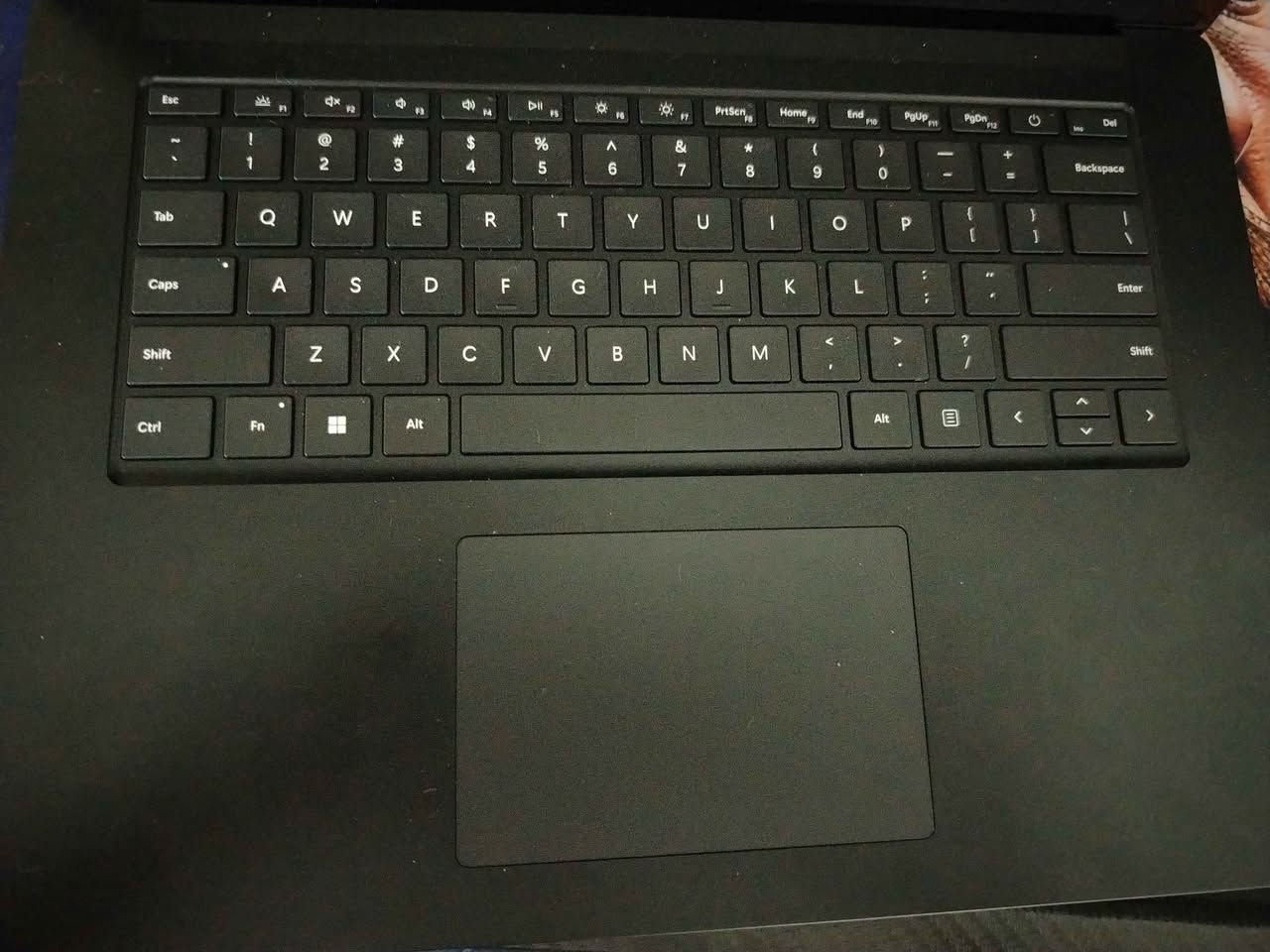 CPU Core i7-1255U 
Bass speed 2.60GHz
cores 10 & threads 12
RAM 16GB 5200MT/s
Hard 256 ssd samsung
GPU 8GB Intel(R)Iris(R)Xe Graphics
Battery %99 charging cycle 89
Screen 15inch 2k
لاپتۆپێکە زۆر خاوێنە حسابکە ئیشی نەکردوە 89 جار شەحن کراوەتەوە زۆر بێ کێشەیە تەنیا شاشەکەی شکاوی هەیە و لەمسی ئیش ناکا دەنا هیچ کێشەیەکی دیکەی نیە لەکاتی ئیش پێکردن هەستی بە شکاویەکەی ناکرێ گەیاندن بەردەستە

لابتوب كلش نضيف قليل تم شحن 89 مرە نسبة البطاريه 99 بس بی کسر ب الشاشە و لمس لا یشتخل بس هاي كسر في شاشه ما به خلل اخر اكو توصيل السليمانية, العراق


**إذا كنت صاحب هذا الإعلان وتريد حذفه لأي سبب، رجاءا أرسل رسالة إلى الدعم الفني**