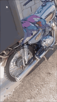 سلام عليكم شباب دراجه ادوات ادوات  نامه حلوه جديده دراجه حته ما اطلع بيهه هواي مكينه مبدل بيهه بس ولفات وبستم يعني لا مفتوح المحرك كلش ولا شي تجي وشوف بعينك جماليه احله من صوره يعني خصم الحجي ما عوزهه شي شرط برقي ما ناقصهه دهن ابدل كل سبوع دراجه مال جناي وما متعوبه بس صار وياي ضرف ورايد ابيعهه مكاني البصره سعرهه 600 وبيهه مجال كلش قليل دراجه كلشي شغال بيهه ضفيره جديده عينه ولايت شراي يدخل خاص وبل خدمه رجاء رجاء الموشراي لا يتعبني هاذ رقمي ***********
