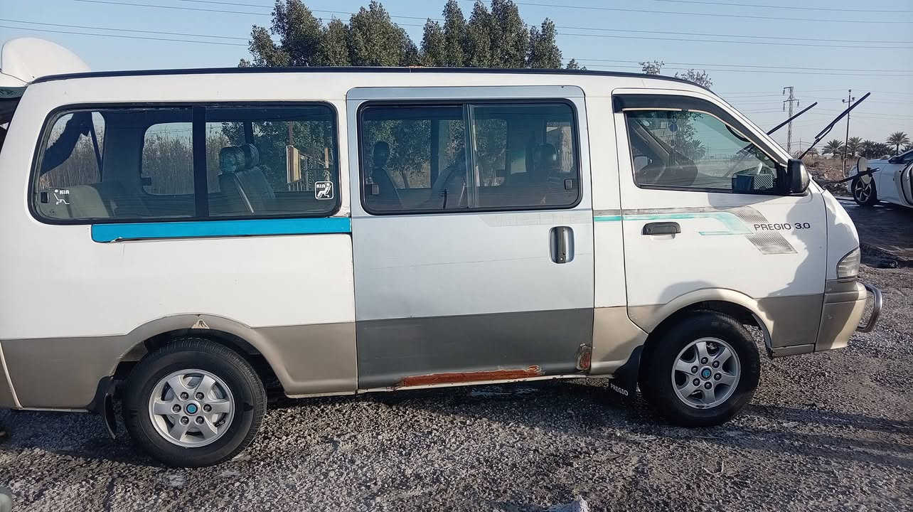 السلام عليكم بريجو البيع موديل 2001 بسمي فان مشترك مكينه 3000 مكفوله كير اكسل حداديه جاهزه السياره بيهه صبغ الربع فقط شواصي بس واحد العنوان كوفه رقم الموبايل ***********
