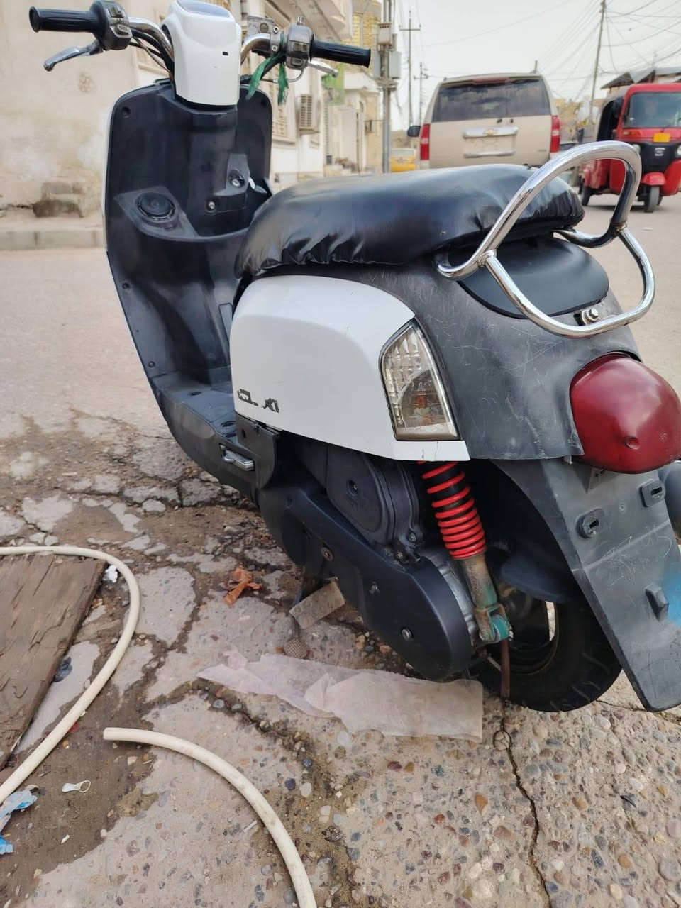 سلام عليكم دراجه للبيع بوليس نضيفه كلشي ما بيه كلشي شغال اوراق سعر 700 وبيه مجال قليل االعنوان ميسان حي الفناني رقم صاحب دراجه ***********
