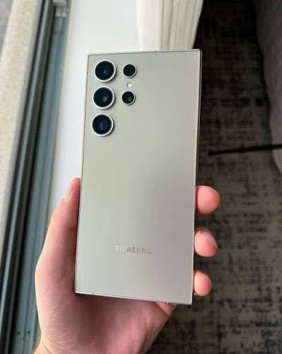 سامسونج S24Ultra جديد استخدام اقل من شهر استخدام شخصي لا مفتوح ولا مصلح شرط الفحص والله صار اقل من شهر ماخذه اني استخدم الايفون وكلت اغير على الاندرويد بس ما كدرت رجعت على الايفون مكاني ديالى المقدادية السعر 950 الف وبي مجال للتواصل 
***********
