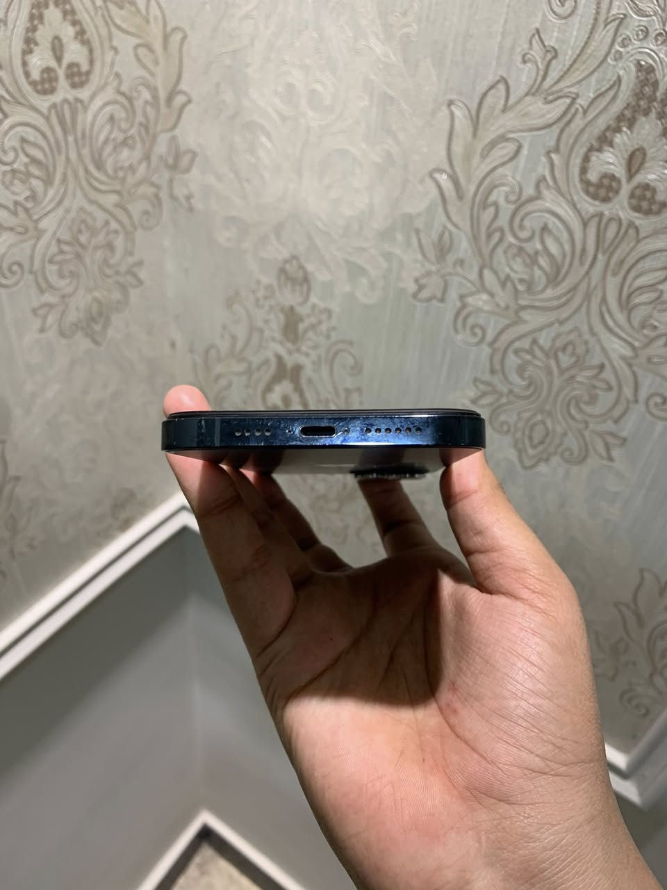 السلام عليكم 12 برو ماكس مستبدل شاشه فقط الكامرا الاماميه ماتشتغل بطاريه 78 ذاكره 128 جهاز مرتب ونظيف كامرا خلفيه شغاله مكاني بصره عنواني حيانيه رقمي سعر 260وبي مجال  
***********
