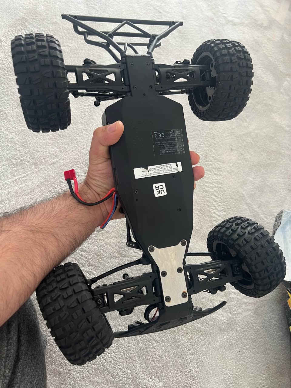 RC Car 1:10 scale Brush
سەيارەى احترافى حەجمى گەوره ١:١٠
ا ياترى 1500mah له گەل دايه
خێراى ٥٠ كم سەعات
کەفەری نوێی زیادی لەگەلە

سيارة احترافي حجم ١:١٠
بطارية حجم 1500mah
سرعة ٥٠ كم ساعة رانية, السليمانية


**إذا كنت صاحب هذا الإعلان وتريد حذفه لأي سبب، رجاءا أرسل رسالة إلى الدعم الفني**