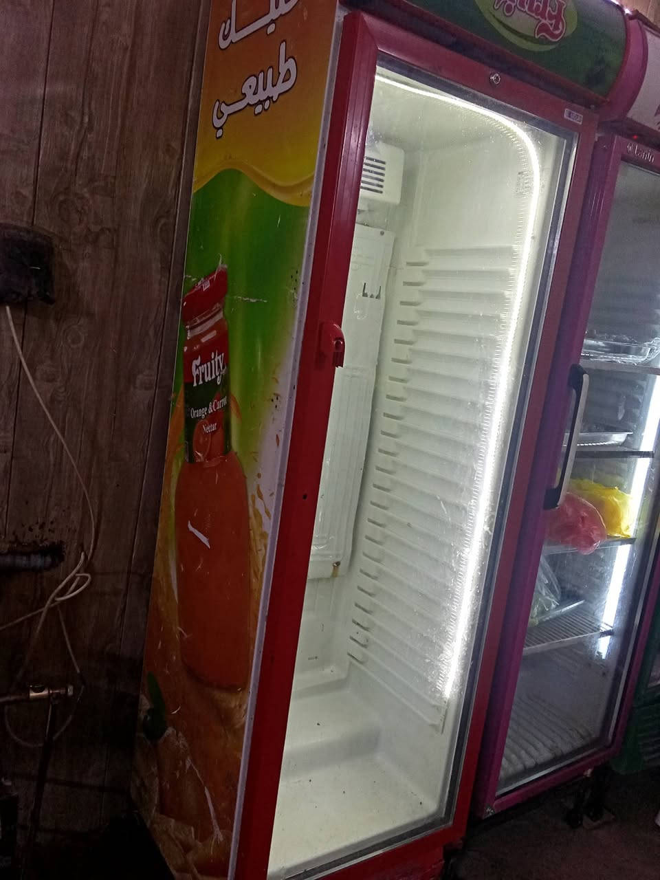 عارضه سعرها 200وبيها مجال نضيفه بيه شغله بسيطه بل كهربايات ***********
