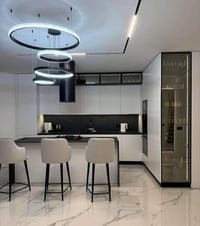 إذا كنت تبحث عن مطبخ يجمع بين الجمال والعملية، فنحن نقدم لك أفضل التصا...