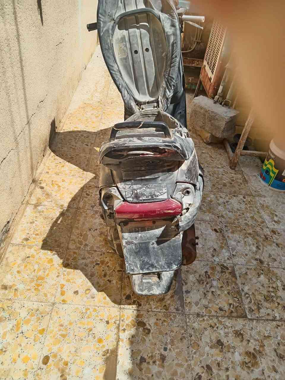 سلام عليكم ورحمة الله وبركاتة دراجه للبيع نوع ياماهه فراشه او دولفين ابيعك كوم حديد مكينه شغاله شاصي نضيف فقط عوزه كابريتر وكلجات شويه تعبانه فقط ماعده الكهربائيات تشغيل هندر سعر خاص  تواصل خاص او رقم *********** مكان ديوانيه قضاء غماس
