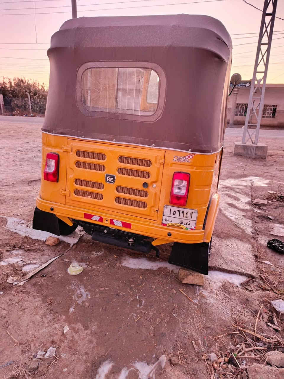 سلام عليكم تكتك للبيع 20شهر 12. رقم وسنويه مداور ثاني يوم.  تكتك معمره عام. وخير من الله. السعر. 6 و100. وبيه مجال. رجاء اذا مر شراي لتخابر.
***********
