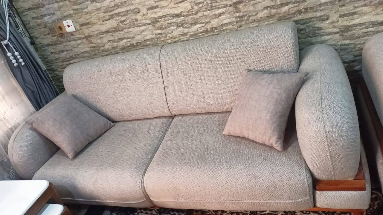 سلام عليكم. ديوان للبيع نضافة فول شغل درجة أولى قطعتين اكبار واربعه اصغار مع طبلات . عنوان موصل حي طيران. سعر 700 الف وبي مجال قليل رقم الهاتف *********** واتساب *********** سيم
عبدالرحمن @لجميع
