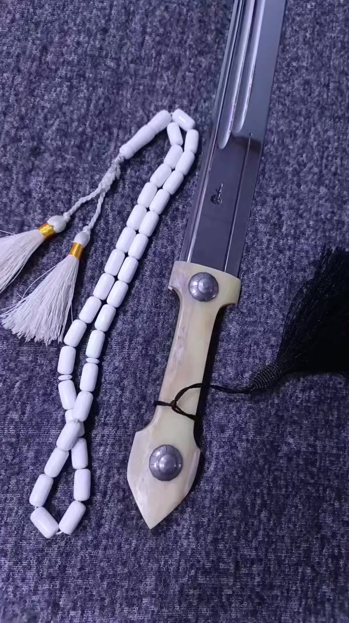 سلام عليكم يطغان زنجان طول(70) يده (عظم) جرص(🛎)  مكان نجف كوفه ***********
