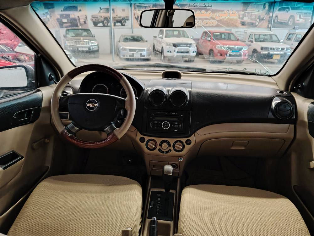 ئەڤیۆ مۆدیل 2009 مەکینە گەورە
ناوزەرد ،گێڕتۆماتیک،
سەنەوی تازە بەسەرچوە ژینگەی دراوە
حیزام بۆیاغە بێ دەعم و لێدران
سەقفی بۆیاغی نیە ساردی نیە تەزرەی نیە
گێڕومەکینەو تەبرید بەشەرت.
***********لەکۆیەم
***********ڤایبەر وەتس ئەپ
55وەرەقەو مەجالێکی کەم كويسينجاك, أربيل
