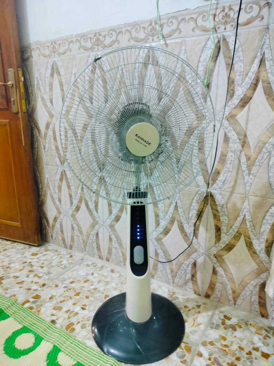 للبيع شغالة تشتغل شحن وكهرباء
الشراي يخابرني مو تضل تراسل وماتجي مستعجل على بيعتهة ماعندي مكان للإستفسار *********** السعر ٣٥ الف
