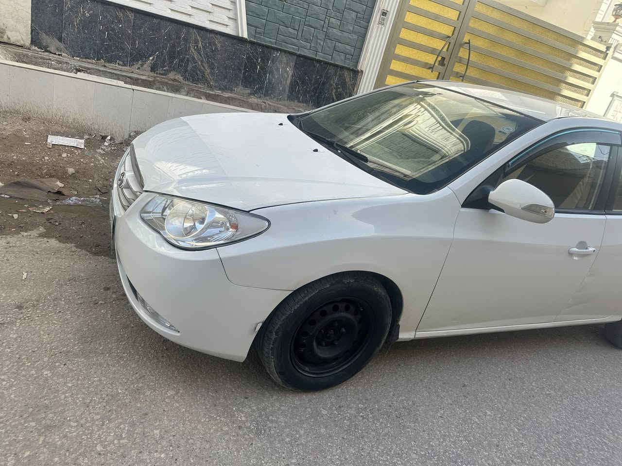 السلام عليكم 
النترا موديل ٢٠١١ رقم اربيل مكينة ١٦٠٠ سيارة جاهزة من كلشي مكان السيارة نجف 
السيارة بيها مكانات صبغ السعر ٨٨ 
***********
