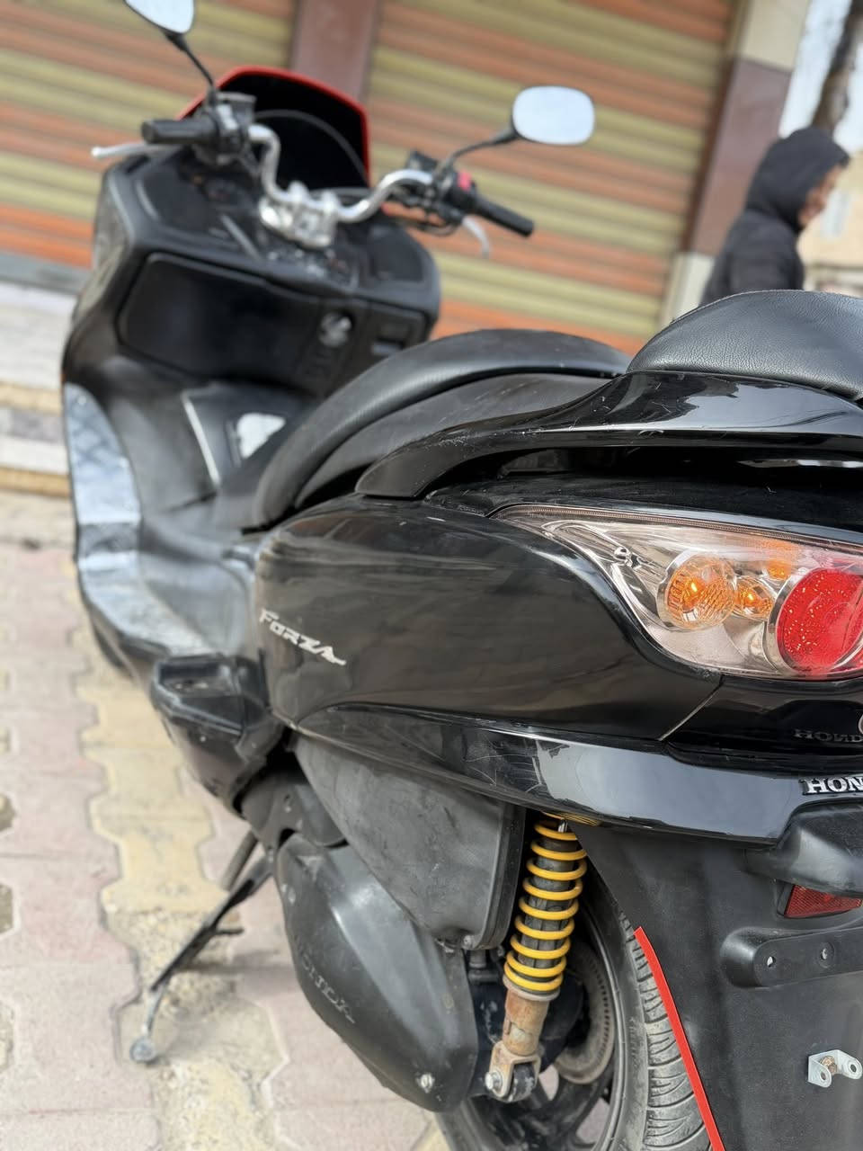 فورزا  0/8 كرستال بصمة للبيع
مكينه  ناعمة جاهزة 
  بك لايت كرستال 
منضومة زنون صالنصة طرب   
أي نقص ما بيها 
شلعه معدل كهربائيات كلها شغال 
  اوراقها كامله 
سعرها ( 950) مكاني بغداد مدينة الصدر 
اللاستفسار : هـ ***********
