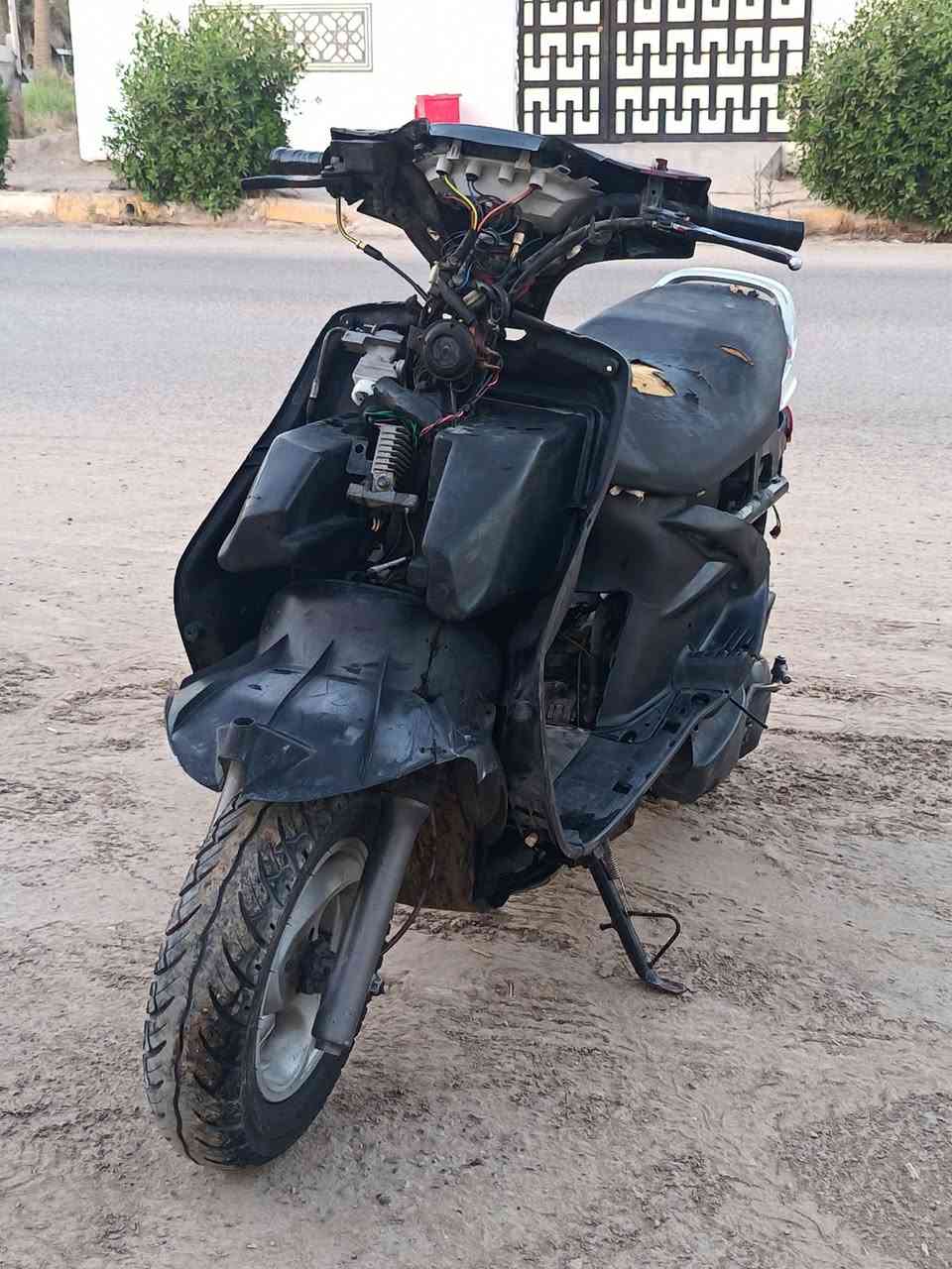 السلام عليكم فراشه فحل للبيع مفتوحه مره وحده شلع معدل فول كهربائيات كلهة شغاله سلف هندر مكينه ناعمه نقصهة بس جوزه او يده مال سلف سعرهة 225 او بيهة مجال بصيط مكاني شاميه ناحيت الصلاحيه ***********
