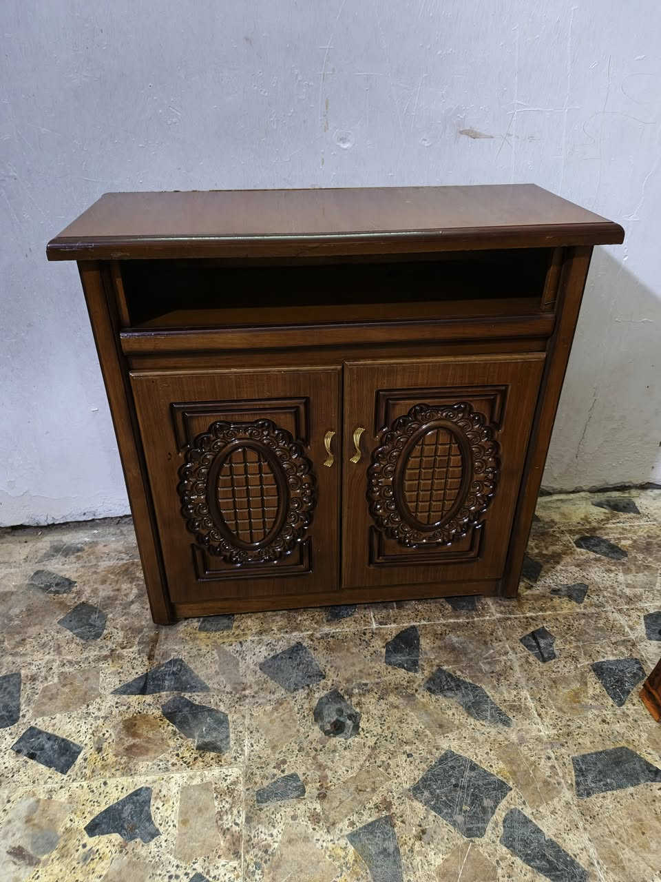 غرفه أخشاب أم السته نجاره جديده كلش نهايته ٦٥٠ مكان ناصريه ***********
