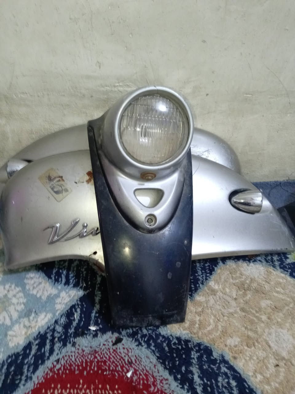 سلام عليكم غراض دراجه كلاسك البيع كفرات نضيفه امانت الله قيم بل يرضى الله وخذ مكاني بغداد  ***********
