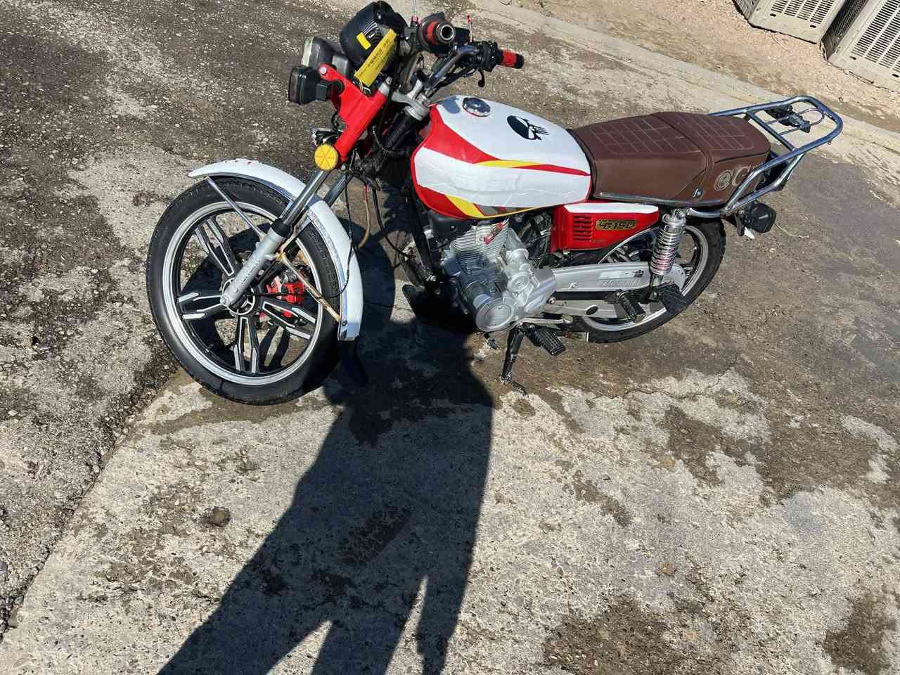 سلام عليكم دراجه سيفان للبيع مديل ٢٠٢٤ مكفوله من محرك من كهرباء دراجه مكفوله من سرقه أوراق كامله مكان دراجه ديالى كنعان استفسر على هذا رقم ٠٧٧٧٢٤٠٨٠٧😎


**إذا كنت صاحب هذا الإعلان وتريد حذفه لأي سبب، رجاءا أرسل رسالة إلى الدعم الفني**