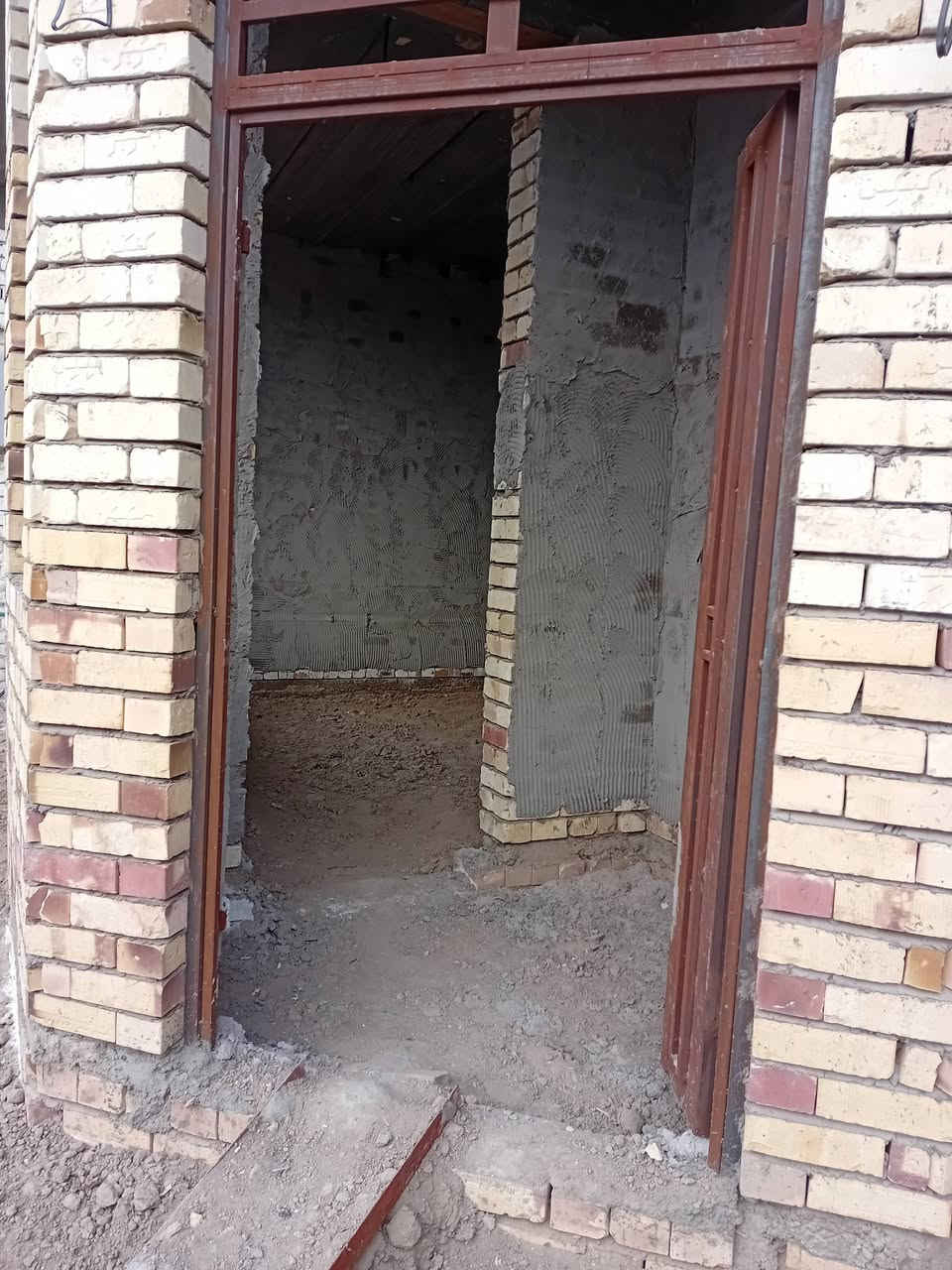 هيكل للبيع قريب ع سيطرة الآثار قرية الرافدين مساحه ٢٠٠م يحتوي ع مطبخ وهول واستقبال وغرف نوم ٢ ومغاسل داخل وخارج كامل مي وكهرباء تأسيس سعره ٧٠ وبي مجال  ***********
