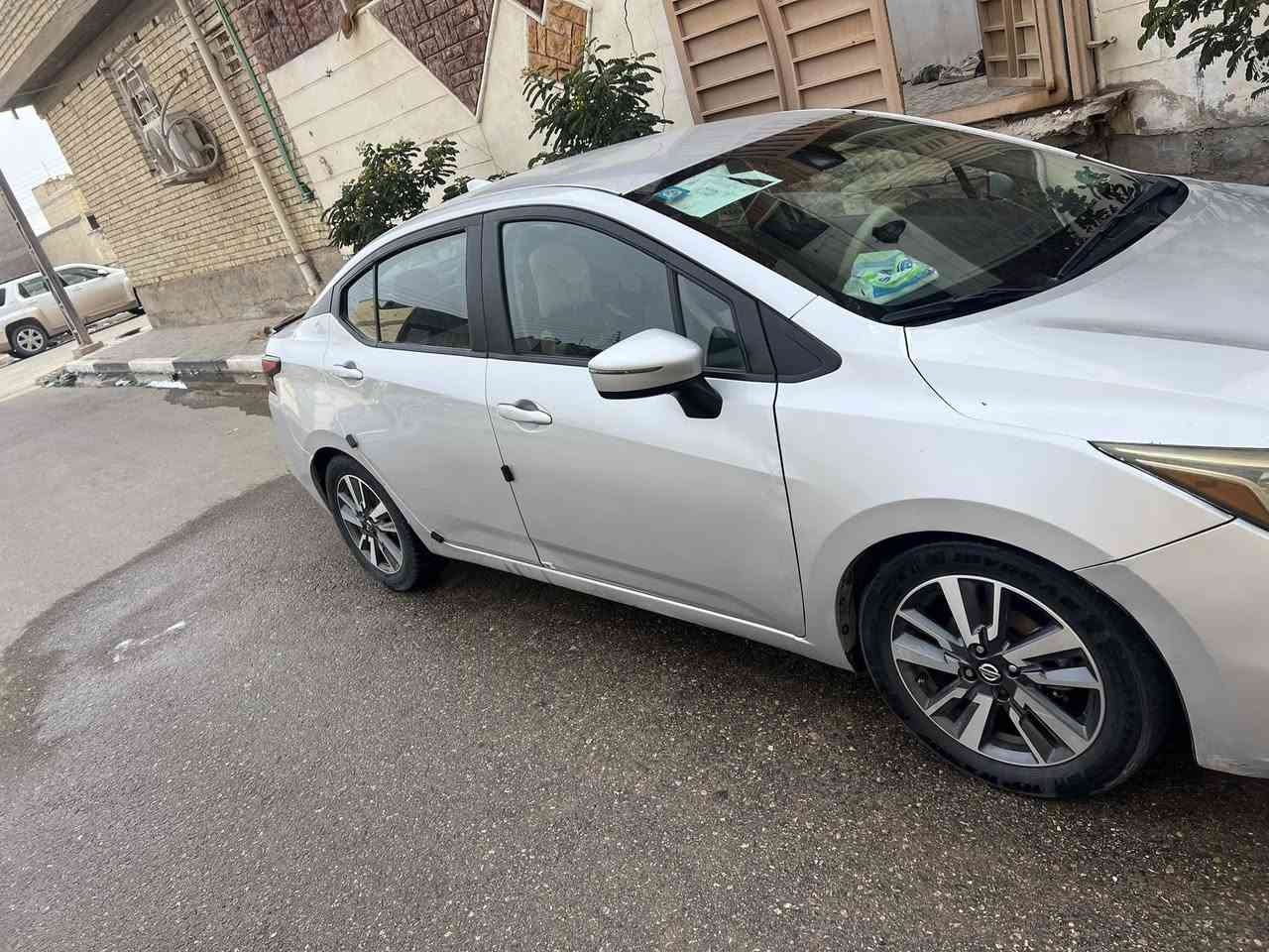 نيسان ڤيرسا 2020 فول مواصفات عده الفتحه شاشاه كامره حساسات توقف ذاتي مثبت سرعه تحديد مسار بصمه معروفه مواصفاتهه محرك 1600 دبل نوزل رقم بغداد انكليزي سعر 98$ قفل بدون عمله *********** 
هذا واتساب ***********
مكانهه كربلاء ملحق الفارس راعيهه ب المحموديه يريد تحويل نقصهه حداديه اماميه بس
