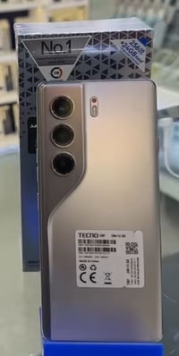 تكنو كامون 40 برو 5g بطاريه 5200 معالج 7300  يدعم شحن السريع م يدعم 90...