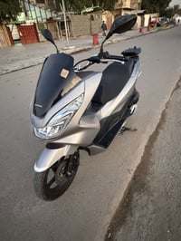 خواني Pcx جيل ثاني ياباني Jf موديل 2018مكفوله كفاله عامه. ماشيه 10 الف...