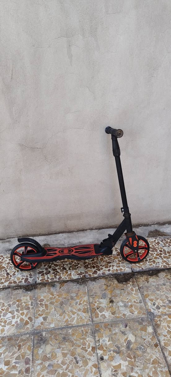 سكوتر نوعية ممتازة سعر 25 مكاني حي عدن 
***********
***********
