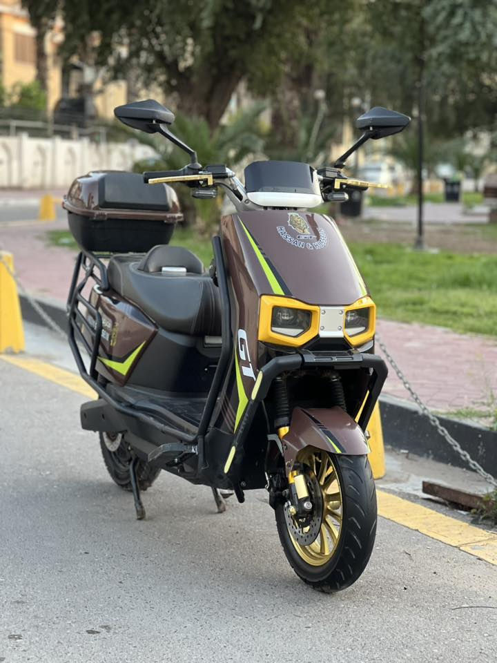 سلام عليكم شباب دراجه شحن البيع  سكنس شركته حسن ؤحسين GT استخدام 25 يوم فقط الله شاهد  كلها كامله مكمله كل نقص وعيب مابيها امانت الله  تجي مواصفات عالميه
دراجه وصلها مال المعرض موجود 

الموديل 2026 
النوع سكنس GT المدرع معروفه بمتانتها وقوتها  
البطاريات 6 كبيره
التحويلات.1.2.3.4
السرعه 75 حقيقي  
تشغيل عن بعد 
جهاز انذار السرقه 
بصمه 
تشغيل كارت 
سويجات 2
قفل ستيرن +قفل بصمه 
لونها كلش مميز 
كشن سياحي  VIb
نضام ABS
نضام USB
نضام R رجوع الخلف
مدرعه 360درجه 
جنطه خلفيه 
طارات جبلي 
بريكات دسكات دهن 
أطارت جوبلس 
لدات اماميه وخلفيه 
اسطابً لايت 
شاحنه ذات شحن سريع ويقاف ذاتي 
اشاير رباعيه 
 ملف كبير
اي استفسار اتصال 

***********

مكاني بغداد
