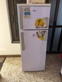 ثلاجه للبيع السعر 50 قفل  مكاني جكوك الاساتذه 07838171712
