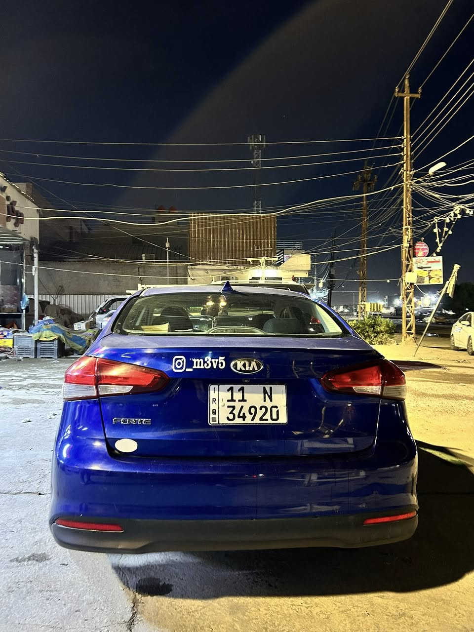 السلام عليكم كيا فورتي موديل 2018  للبيع او مراوس حسب القناعه
مكينه 2000 كير at المرغوب بيها بارد بصفحه السايق بايبن 
بارد قليل قطره صبغ مابيها تبريد شغال تايرات جديده صدر نظافته ٨٠٪؜ رقم بغداد بسمي تحويل ثاني يوم السياره نضيفه ماشيه 100 الف مكينا وكسر خير من الله رايدها ب 123 وبيها مجال حك الجيه مكاني بغداد الشعله *********** 
***********
