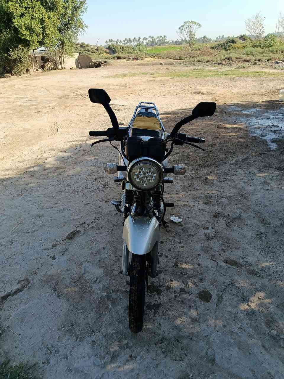 سلام عليكم هيوشه للبيع 
موديل 17
مكمرك وكامل باقي بس التسجيل
مكان عامريه الفلوجه
السعر خاص
الرقم اتصال او وتساب ***********
