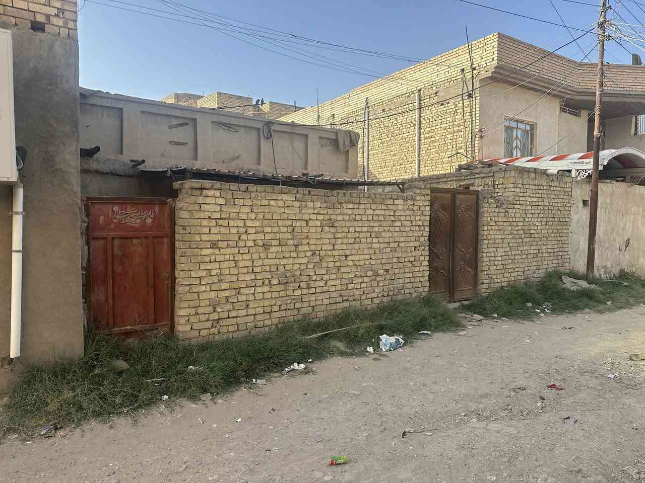 بيت طابو ملك للبيع 
📍شارع حي الصناعي 
طابقين  المساحه 250م
الطابق الاول يحتوي على استقبال وصاله ومطبخ وحمام 
الطابق الثاني غرفتين 
الاستفسار اكثر  الاتصال على الرقم 
***********

