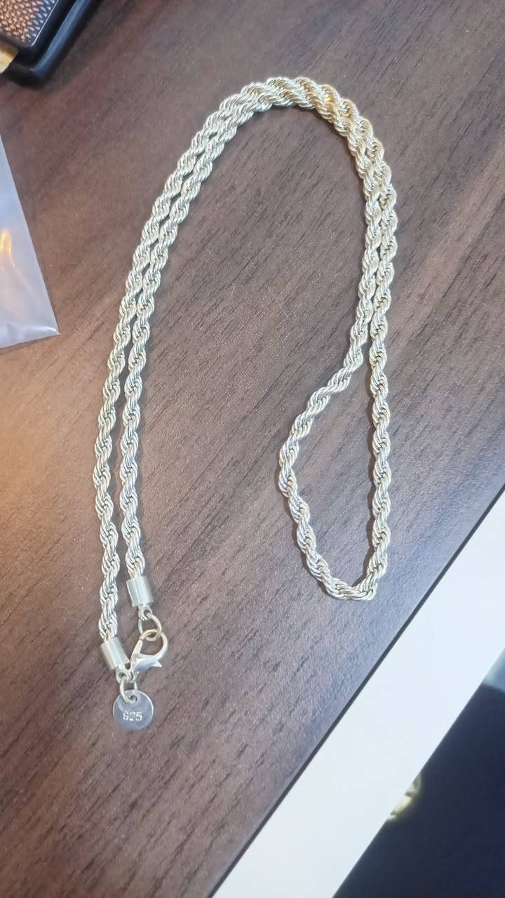 كلهم مختومات 925 بس اني ابيعهم حديد  شلع 
ادفع سعر بيهم 
متوفر توصيل جميع محافظات


**إذا كنت صاحب هذا الإعلان وتريد حذفه لأي سبب، رجاءا أرسل رسالة إلى الدعم الفني**