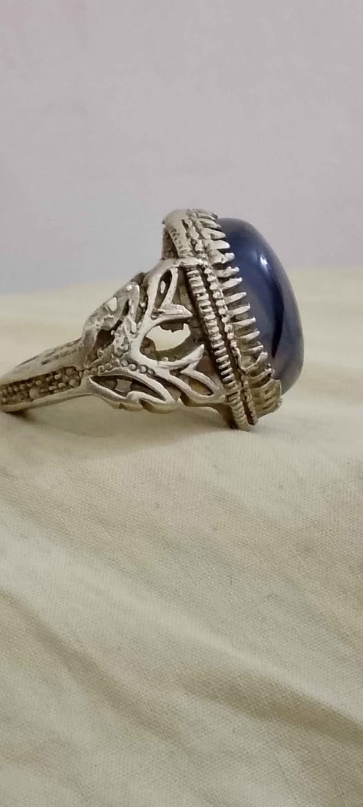 محبس عقيق يماني قديم 
الخاتم فضه خراسانيه قديمه سعره 35 Singapore


**إذا كنت صاحب هذا الإعلان وتريد حذفه لأي سبب، رجاءا أرسل رسالة إلى الدعم الفني**