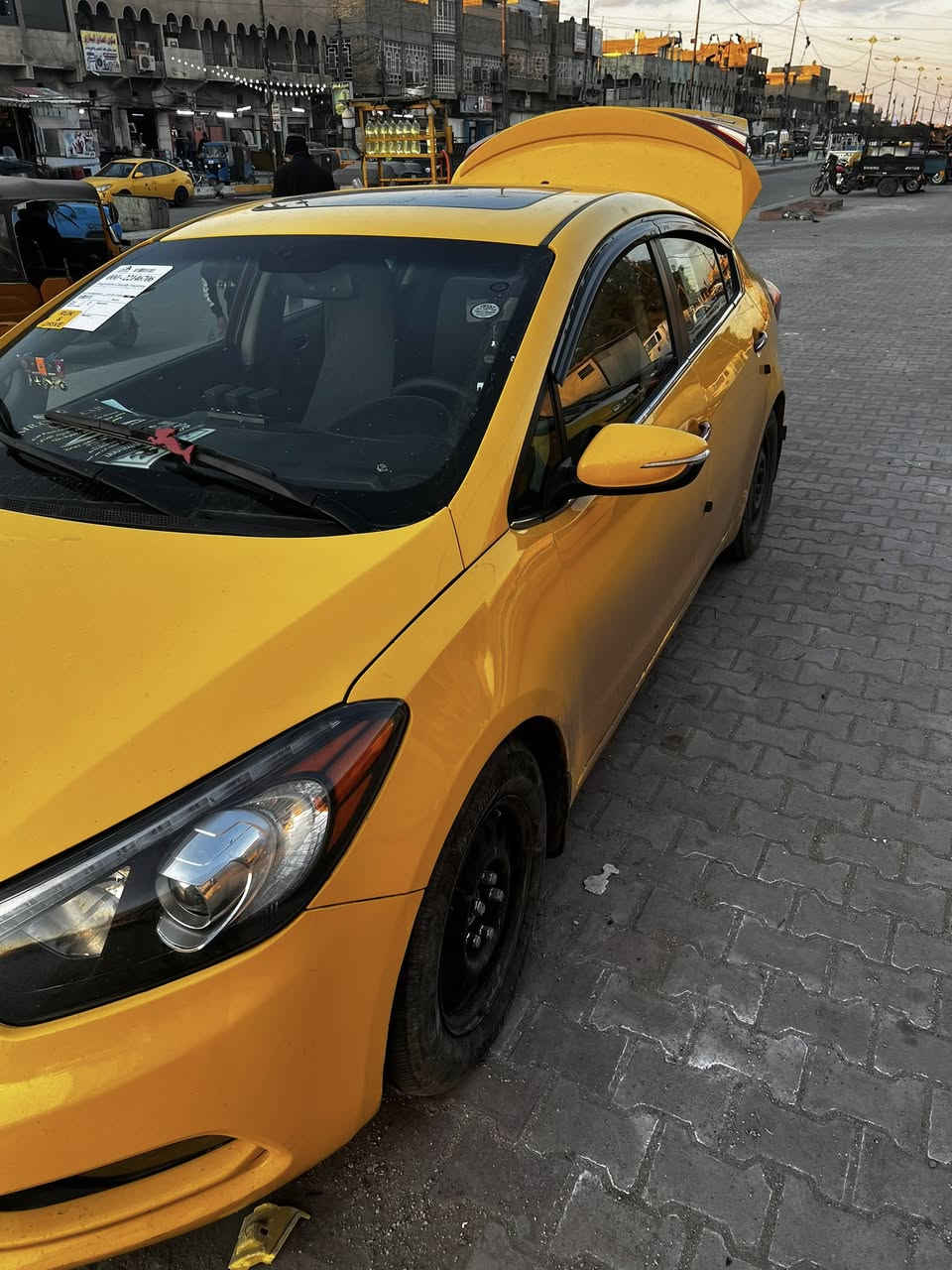 السلام عليكم كيا فورتي 2015 فول مواصفات فتحه قمارة سيارة نظيفه خير من الله صورها هاي السعر 105$ حادثها جاملغ اليمنه *********** مكاني بغداد مدينة الصدر
