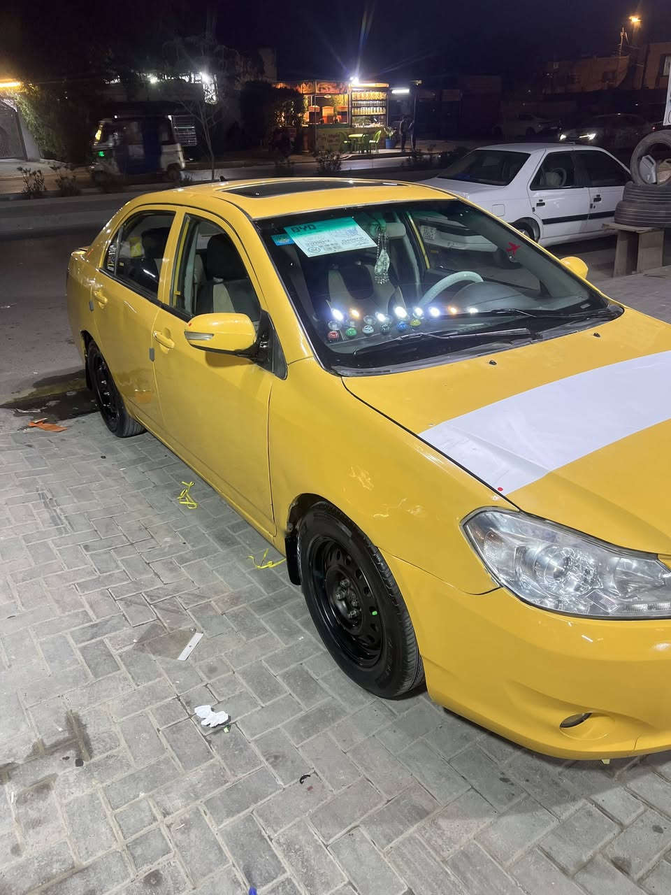 سلام عليكم بي وايديG3 للبيع فقط 2013بدون ضربه صبغ حزام جماليه
كير مكينه كورلا مكفولات صدر امامي خلفي جديد تخم تايرجديد 
باتري جديد تبريد بس غاز سياره جاهزا الشوف احلا من الصور 
عنواني بغداد البياع السعر 43وبيها مجال حك الجيه  رقمي***********
