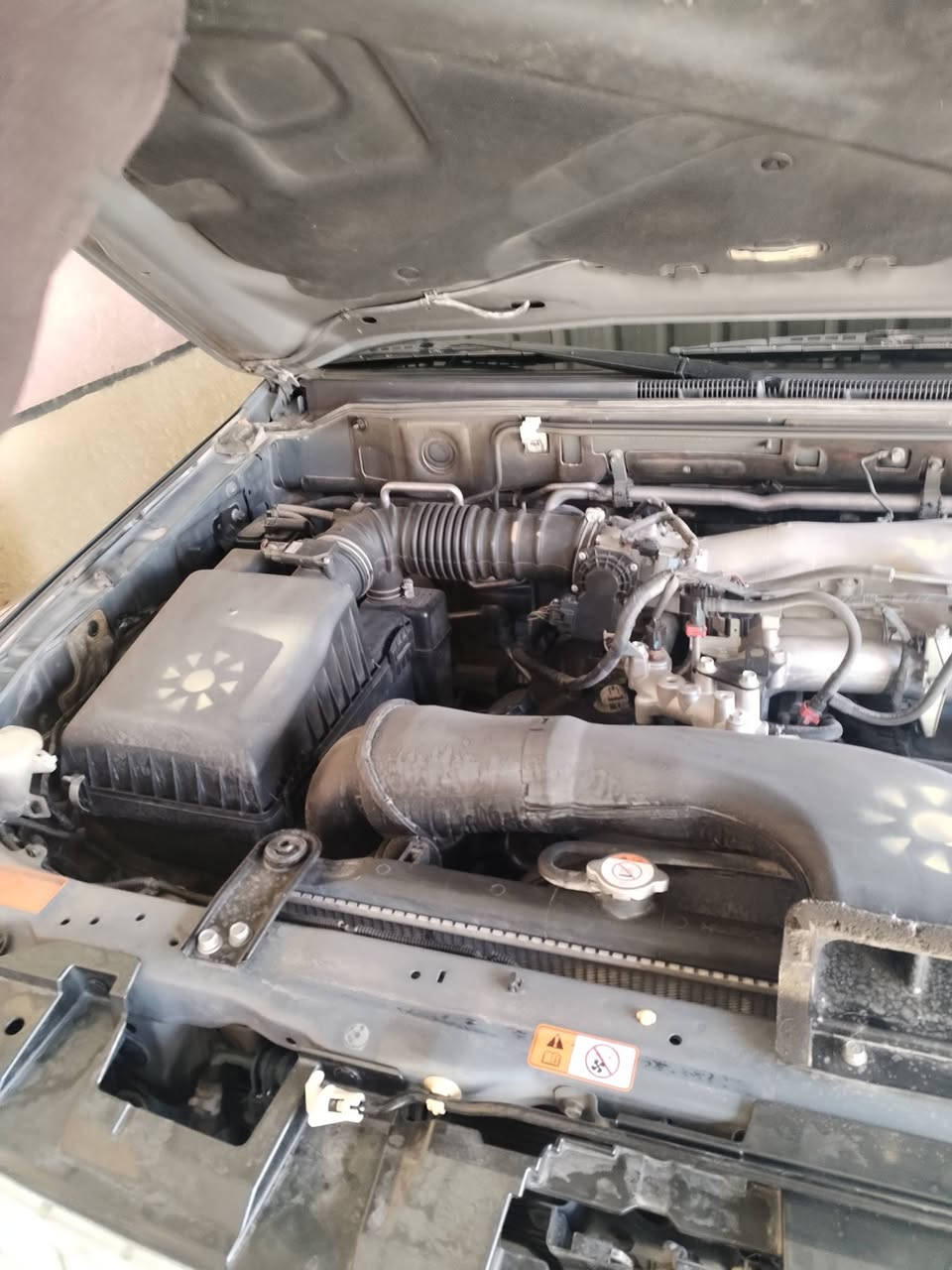 باجيرو ١٦ كويتي مكفولة على وضع الشركة رقم شمالي مواصفات تحكم ستيرن شاشة كامرة خلفية وباقي مواصفات الباجيرو المعروفة سبير شركة كلة عل وضع الشركة.. عارضة ١٨٠ وبية مجال.. لاتصال.. ***********
