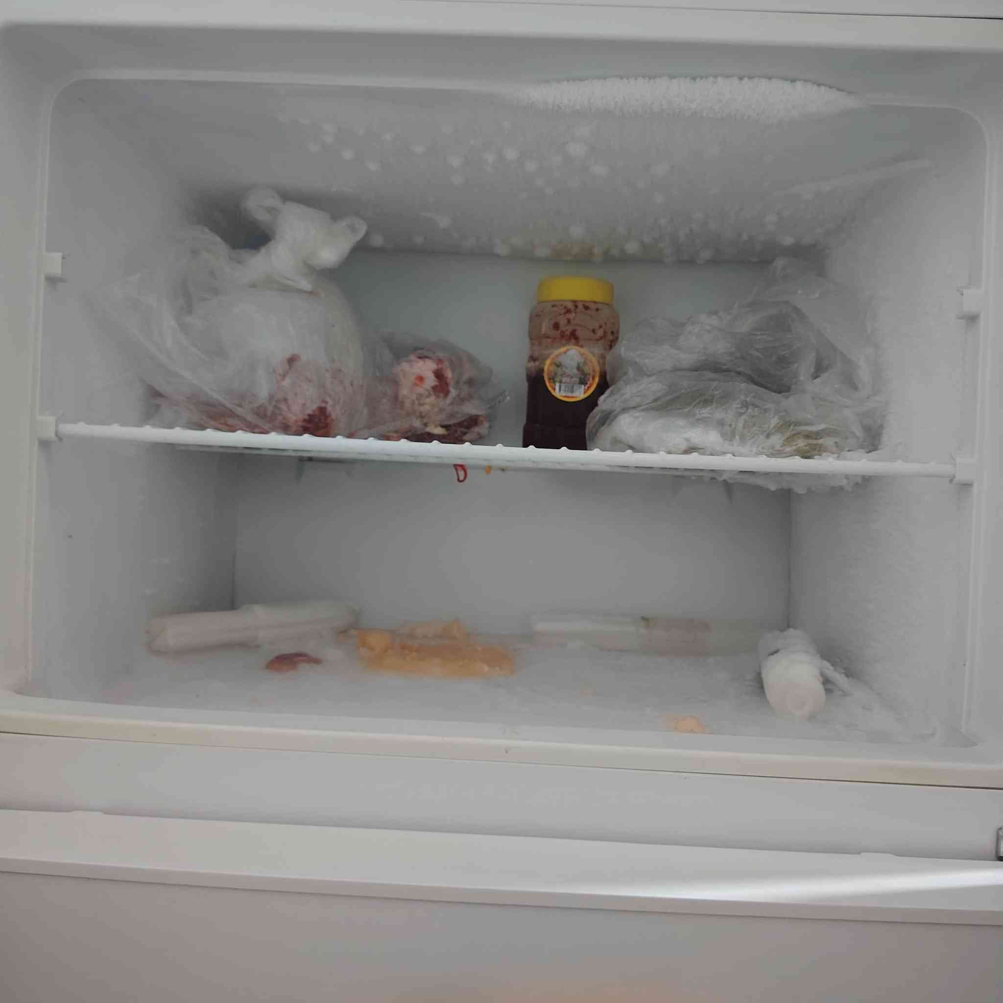 ثلاجة للبيع 21 قدم سعر 150 الرقم ***********
