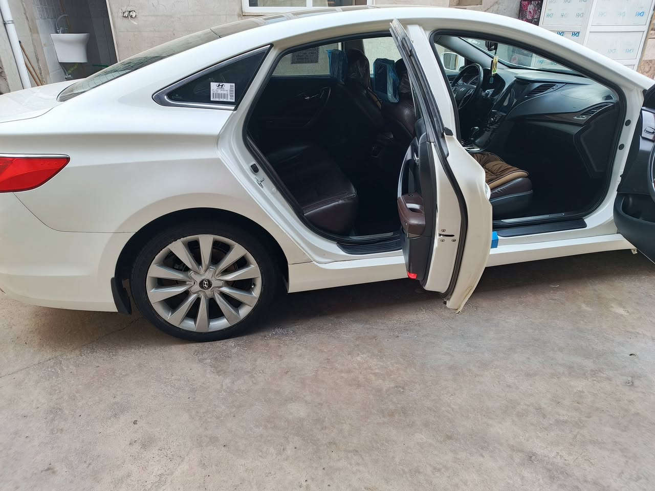 موصل
فول مواصفات رقم اربيل 

سيارة خليجي  فول بنوراما 

محرك 6 سلندر 

معروفة مواصفات ازيرة فول 

2014

للبيع او مروس استفسار ***********بي واتساب
سعر على خاص لو على. اتصال
