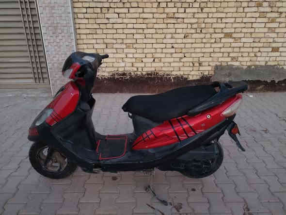 السلام عليكم دراجة سيام للبيع السعر 150الف وبيها مجال كهربائيات كلها شغال دراجة شغالة خير من اللة مابيها كل نقص  مكاني كوت الانوار للاستفسار الاتصال على الرقم هاتف ***********
