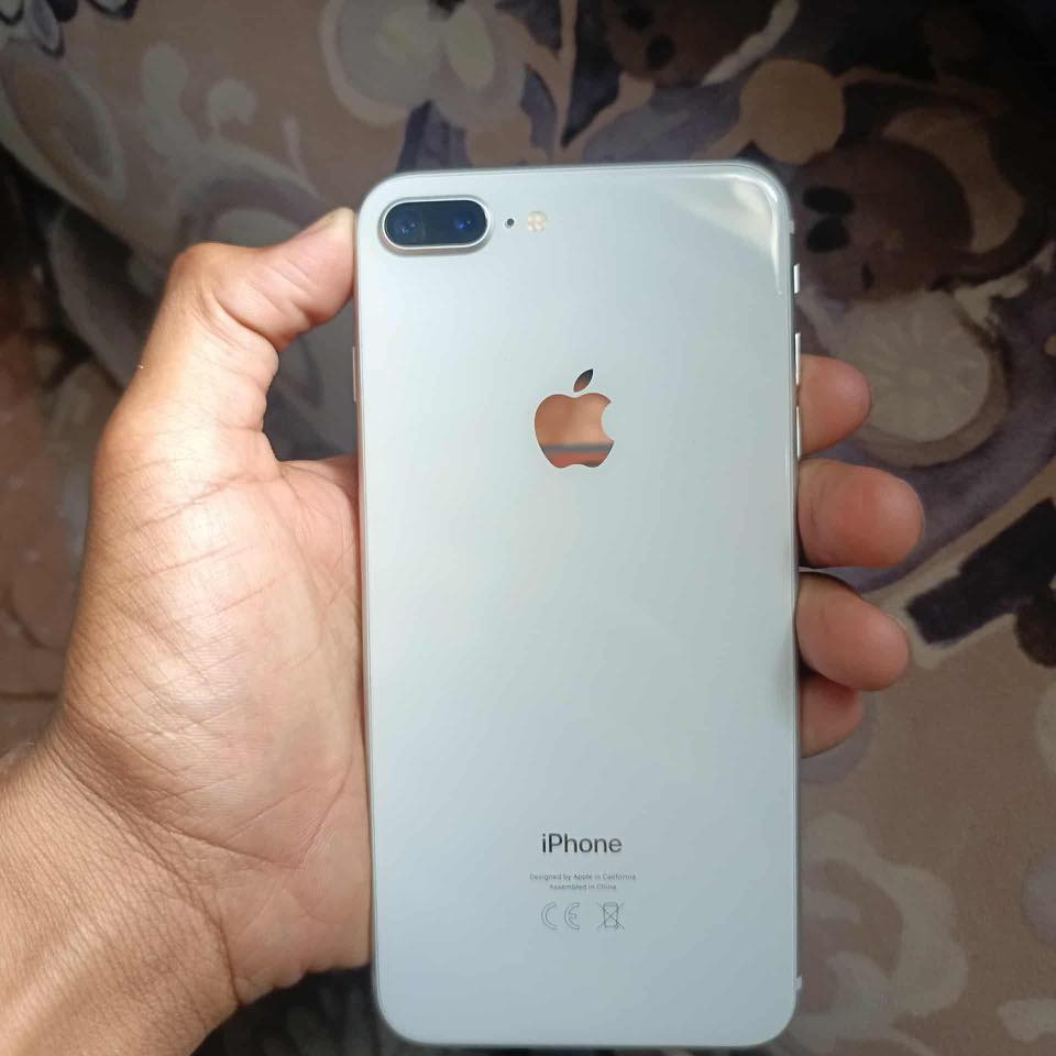 ايفون 8بلاص ذاكره 64 بطاريه 84 جهاز نضيف ما داخل صيانه سعر 150       ***********

