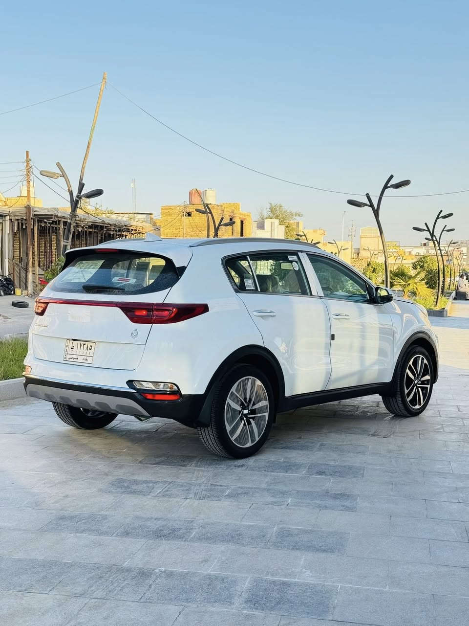 سلام عليكم ورحمة الله كيا سبورتج وراد خليجي  ستلام شركه زيرو موديل 2020 رقم بغداد حره مشروع وطني  بسمي تحويل ثاني يوم سياره كلش جديده وجاهزه سياره مكفوله عده رشه بصيطه بل جاملغ الباقي كفاله مواصفات السياره 
1 محرك. 2000 دوش 
2 شاشه كبيره + كامره دواره 
3 مري شفط + شاره 
4 حساس خلفي 
5 حساس امامي 
6 داخل عسلي 
7 كشن جلد 
8 ويل كب حجم 19 
9 لد نهاري امامي 
العنوان الناصريه المركز  موبايل *********** السعر 182 مجال بصيط
