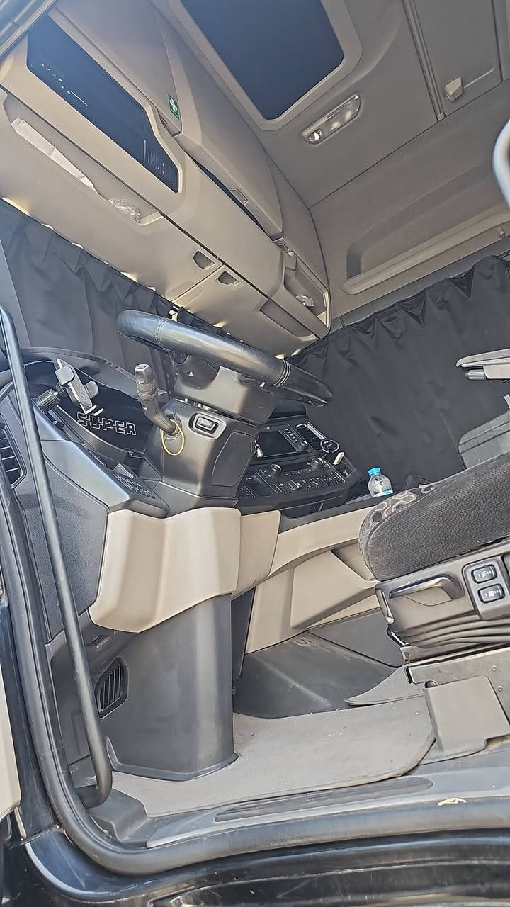 البيع سكانيه سحال 2017 كامل موصفات مكينه 500 S كامره حساس جوبلس امامي ثلاجه تخم ويل كروم سياره صار شهر من ترقمت عربانه حدادي اربع دناكير  رقم دهوك ***********
