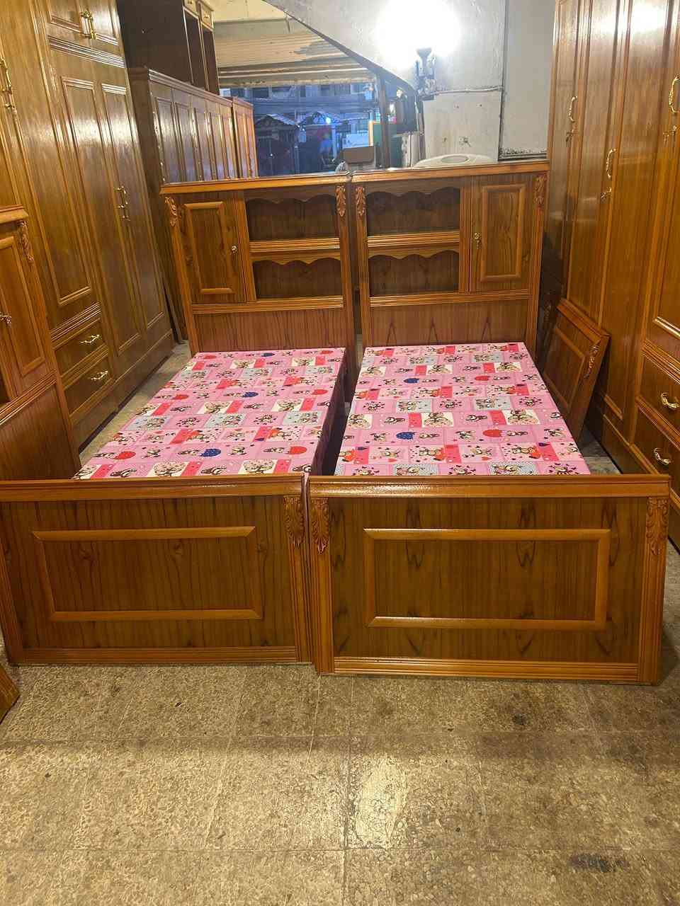 تخت نفر للبيع جديد✨✨🛎🛎
صاج ملحق زان شغل توصي ثقيل  كشن بلوك✨6 رجلين مدادات حل وشد براغي
للاستفسار الاتصال على الارقام 
اسيا 📞(***********)
كورك📞  (***********)
عنواننا 
الحدباء معرض ابو حسون قرب مرطبات البحرين ❄️⭕️⭕️
