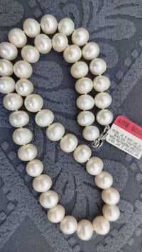 عقد لؤلؤ زراعي اصلي السعر 400 الف . بغداد 07767232464 واتس اب فقط