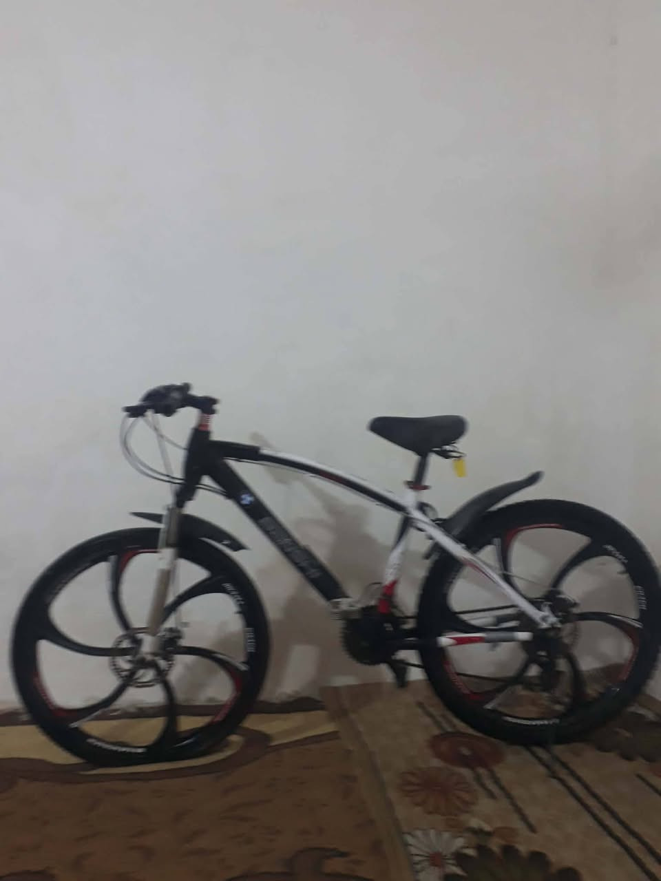 للبيع سعر 70 وبي مجال مكان كربلاء حي العامل مراوس خاص مفتوح رقم الهاتف***********
