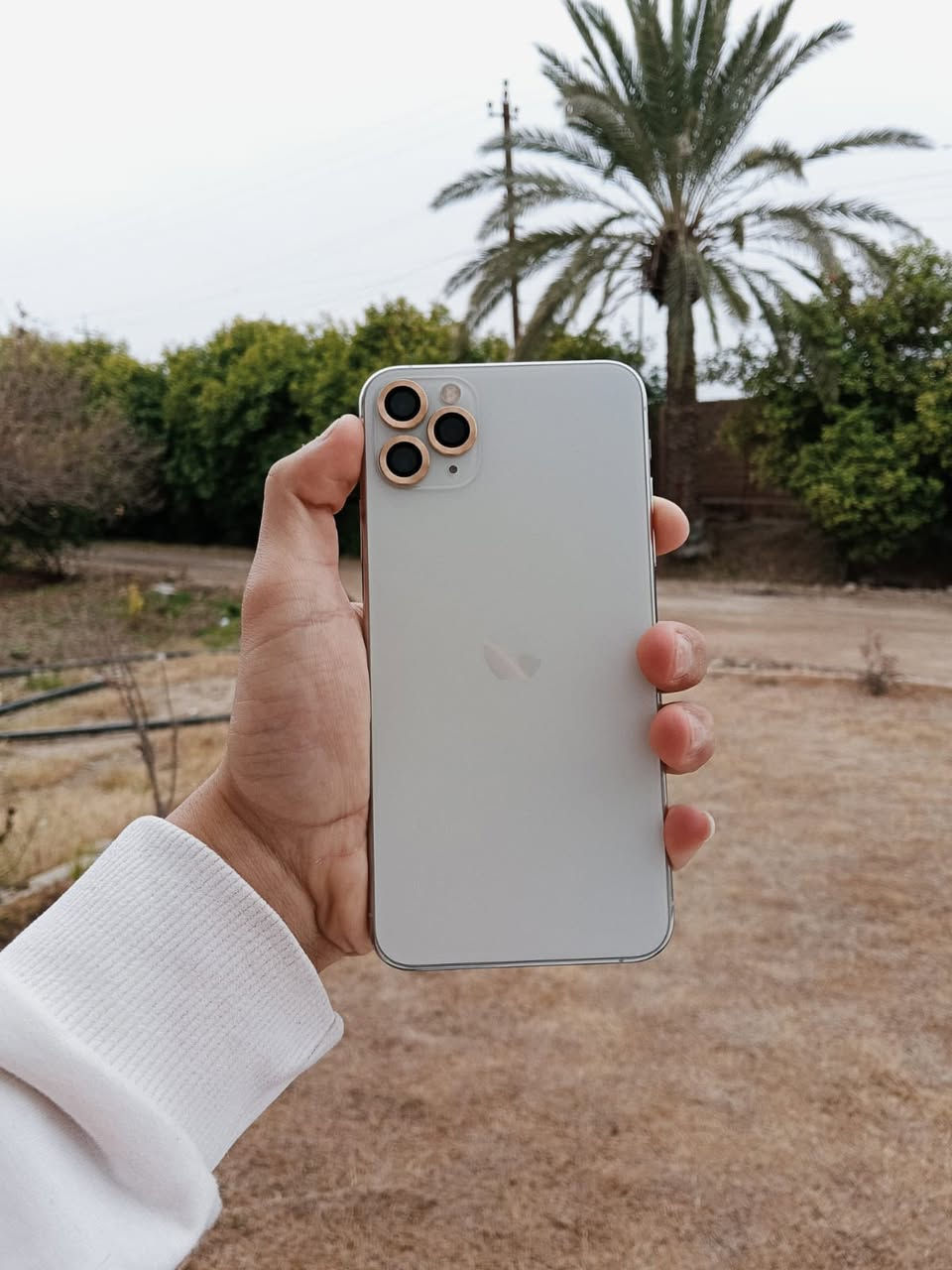 سلام عليكم ١١ برو ماكس الون ابيض مبدل فقط شاشة وكالة اصلية بطيارية 79 بلادية السعر 190 مكان تكريت رقم الهاتف ***********
