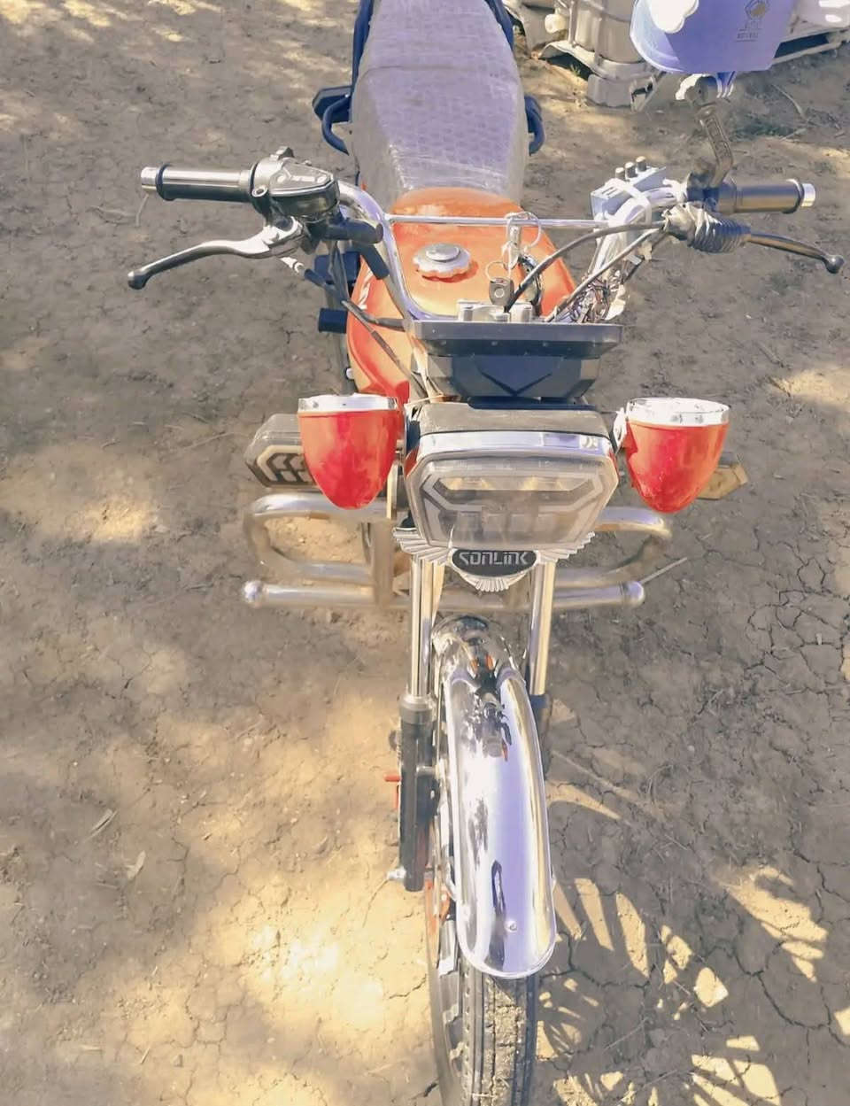 سلام وعليكم شباب دراجه سيفان موديل 25
محرك 200 مكفول 
دراجه كهربايات كله شغاله 
أوراق  بيه 
مكان بغداد المحموديه  
سعر 750 وبيه مجال 
ملاحظه دراجه نقصه دشبول عاطل 

*********** بي واتساب
